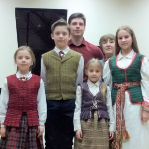IV - asis Respublikinis solistų ir ansamblių lietuvių liaudies dainos konkursas „Vai, žydėk, žydėk“